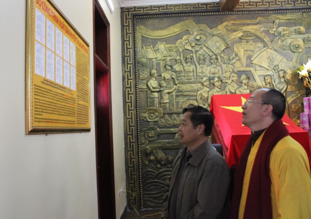 Government Committee for Religious Affairs leader visits Ba Vang pagoda